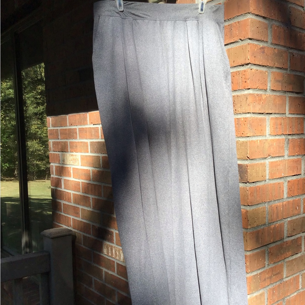 Cuddl Duds flex wear wide leg soft pant with pockets.  Comfy for travel.